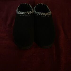 Women’s Black Slip-On Shoes